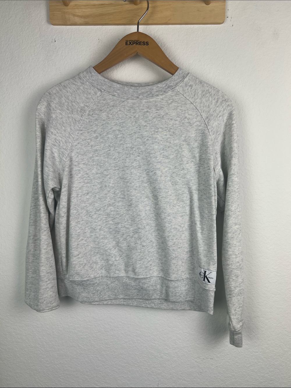 Calvin Klein Heather Gray Crewneck Sweatshirt Women’s size Small